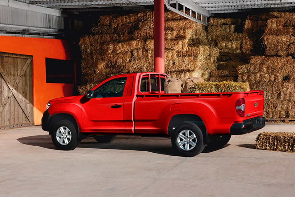 Vista lateral - Chevrolet S10 Max 2025, pickup de cabina regular con tracción 4x2 con gran capacidad de carga